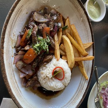 Munay Peruvian Delights Restaurant - Lomo saltado - Peruvian Near Me - Freehold, New Jersey