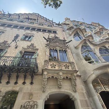 Cafe de La Pedrera - Exterior of La Perdrera (sp?) - Mediterranean Near Me - Barcelona, B