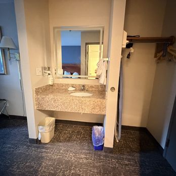 Baymont by Wyndham Yreka - Hotels Near Me - Yreka, California
