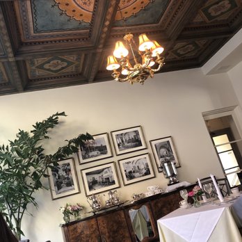 The Willows - The beautiful dinning room - Hotels Near Me - Palm Springs, California The Willows - The beautiful dinning room - Hotels Near Me - Palm Springs, California