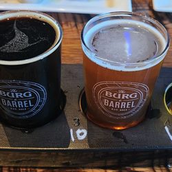 Burg & Barrel - Lenexa - 5, Easy Orange Wheat beer by Boulevard 4, Dragon's Milk Stout by New Holland 10, Red Chair Pale Ale by Deschutes 11, Stone IPA by Stone