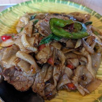 Padaek - Arlington - Beef drunken noodles - Laotian Near Me - Arlington, Virginia Padaek - Arlington - Beef drunken noodles - Laotian Near Me - Arlington, Virginia