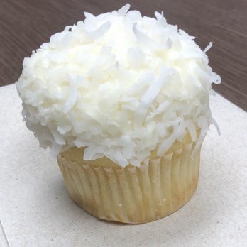 Georgetown Cupcake - Perfection in a photo - Bakeries Near Me - Bethesda, Maryland