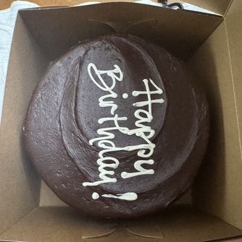 Freeport Bakery - Fudge cake - Bakeries Near Me - Sacramento, California Freeport Bakery - Fudge cake - Bakeries Near Me - Sacramento, California