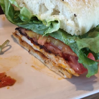 Earls Kitchen + Bar - New American Near Me - Miami, Florida