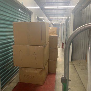 College Hunks Hauling Junk & Moving - Baldwin County - Taking care with boxes - Movers Near Me - Daphne, Alabama College Hunks Hauling Junk & Moving - Baldwin County - Taking care with boxes - Movers Near Me - Daphne, Alabama