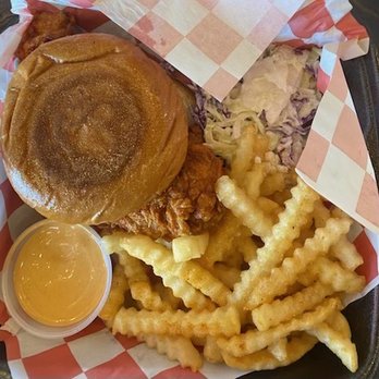 Byrd's Hot Chicken - Medium heat chicken sandwich, CHEESE FRIES, SLAW - Chicken Shop Near Me - Algonquin, Illinois