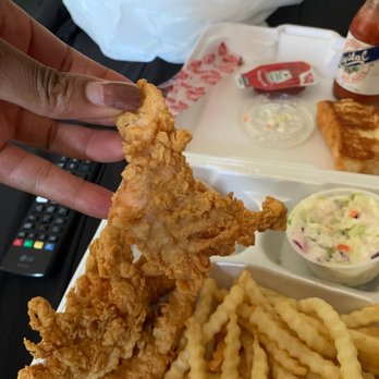 Raising Cane's Chicken Fingers - I haven't even hit into my food and the nerve of them to serve me this. I'm a big woman and I'm going to be hungry again. - Fast Food Near Me - Tempe, Arizona