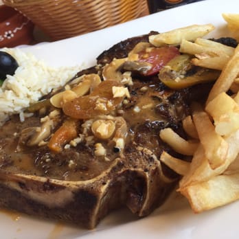 Avenida - The sauce on the veal was delicious. Just enough spicy and lots of flavor - Portuguese Near Me - Bridgeport, Connecticut
