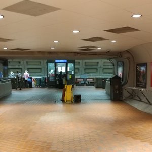 Federal Center SW Metro Station on Yelp