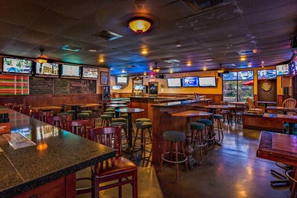 Kelly’s Pub by null