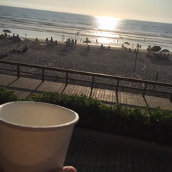 Ukulele café - Watching the sunset with a cup of chai