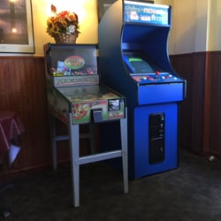 Lanesboro Restaurant & Pizzeria - Old school Ms Pac-Man