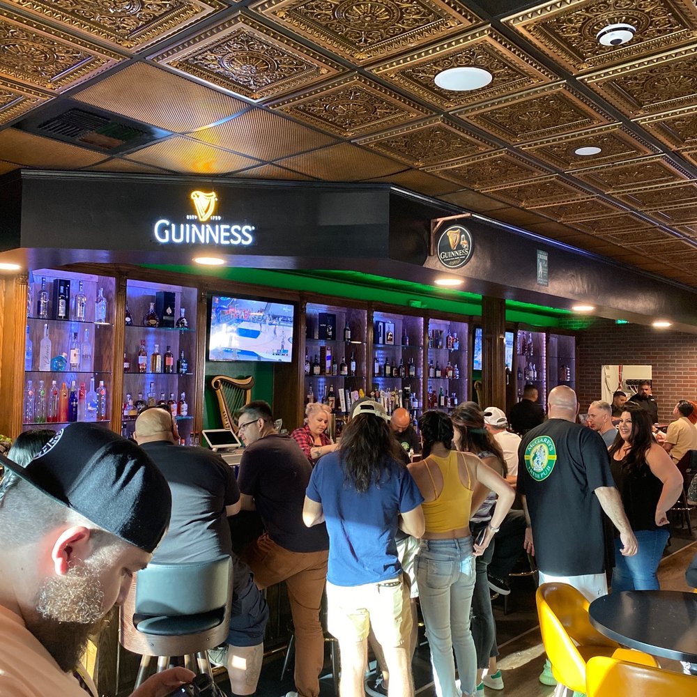 McGarry's Irish Pub - a crowded bar - Pubs Near Me - Bakersfield, California McGarry's Irish Pub - a crowded bar - Pubs Near Me - Bakersfield, California