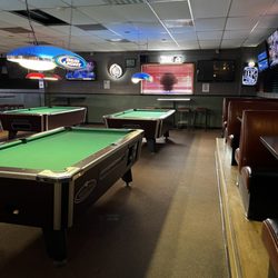 Matt's Place - Pool tables