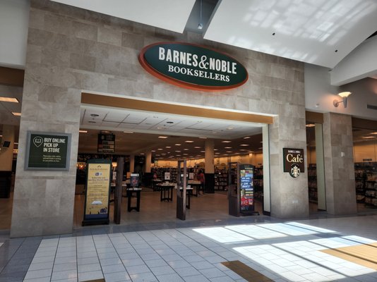 Barnes & Noble by null