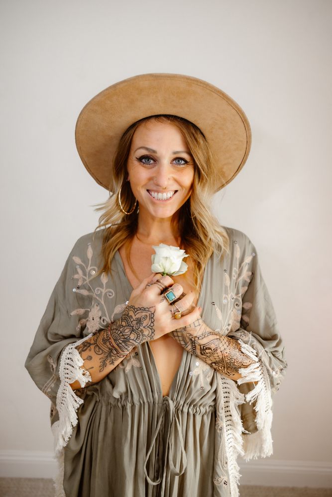 Lyla's Healing Oasis Logo