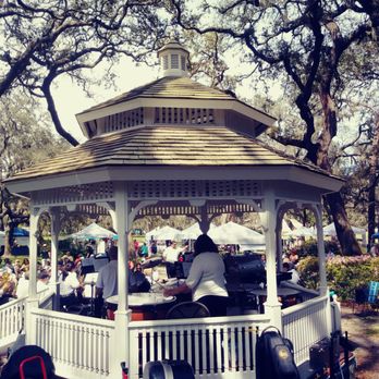 Woodmont Park - Gazebo. Grace H's band performed all of the band Chicago and Czechoslovakia's hits when I was there. The garden club has an annual party. - Parks Near Me - Temple Terrace, Florida
