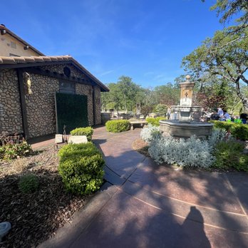 Rancho Roble Vineyards - Outside - Wineries Near Me - Lincoln, California