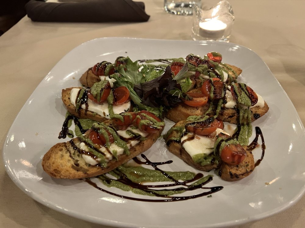 Chef's Palette Restaurant & Bar