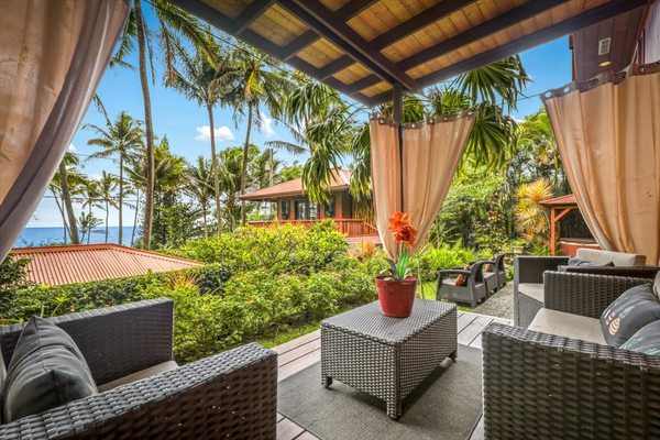 The Bali House & Cottage at Kehena Beach Hawaii by null