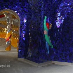 Historische Grotte - Sybolisiert Wasser und Frauen beim schwimmen / Symbolizes water and floating women