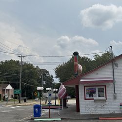 Scoopy Lou's - Side view