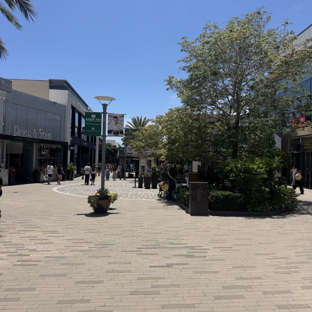 Westfield UTC - Shopping Centers Near Me - San Diego, California