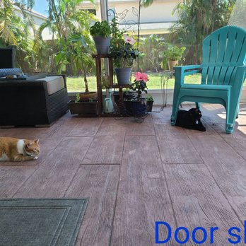 Island Window Cleaning Service - Door shut - Window Washing Near Me - Delray Beach, Florida