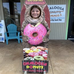A cute photo-op outside the shop! A cute photo-op outside the shop!