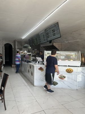Baraka Shawarma Tucker by null