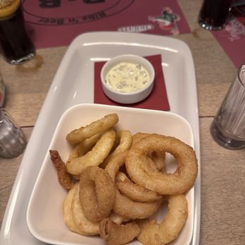 Ribs 'n Beer - Beer battered Onion rings. - Belgian Near Me - Bruges, VWV