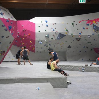 Rock Jungle Climbing - Bouldering walls - Rock Climbing Near Me - Edmonton, Alberta