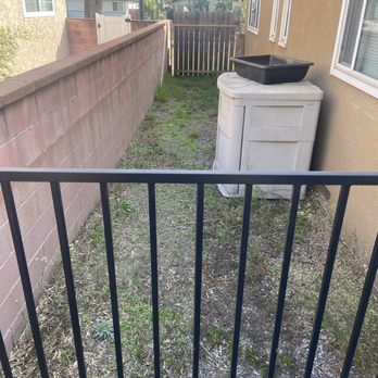 HaloTurf - Before my side yard was an eyesore. - Artificial Turf Near Me - Los Alamitos, California HaloTurf - Before my side yard was an eyesore. - Artificial Turf Near Me - Los Alamitos, California