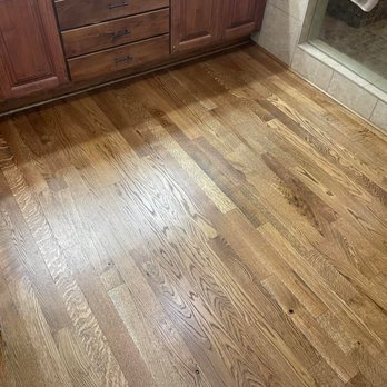 Quality Hardwood Floors - a wood floor in a bathroom - Flooring Near Me - San Mateo, California Quality Hardwood Floors - a wood floor in a bathroom - Flooring Near Me - San Mateo, California