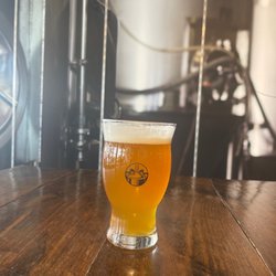 Alewerks L.A.B. Taproom - Hazy valentine