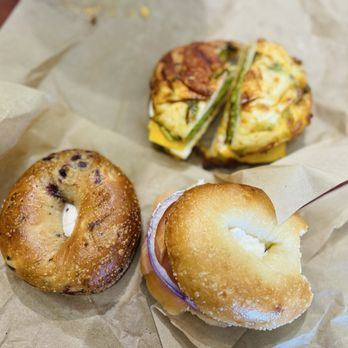 Einstein Bros. Bagels - Choir - Bagels Near Me - Pasadena, California