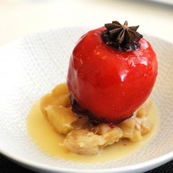 Ma Maison - Pomme d'amour, pulpe de framboise, sur un sablé breton et lait d'amande Crédit Photos "Chantal Descazeaux"