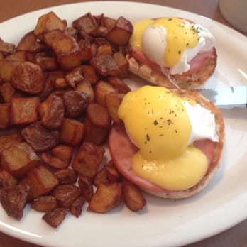 Toast - Traditional eggs Benedict - Breakfast & Brunch Near Me - Montclair, New Jersey