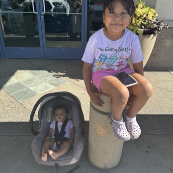 Yogurtland - Nieces at yogurtland! - Ice Cream & Frozen Yogurt Near Me - San Pedro, California Yogurtland - Nieces at yogurtland! - Ice Cream & Frozen Yogurt Near Me - San Pedro, California