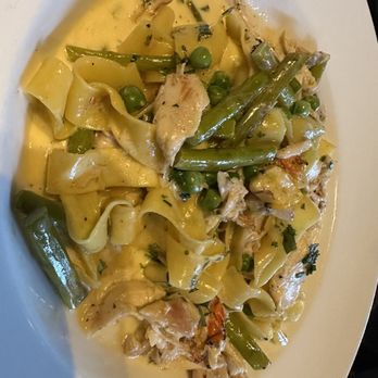Aspen Restaurant and Bar - chicken fettuccine - New American Near Me - Old Saybrook, Connecticut