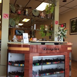 Nails & Spa - Front Desk