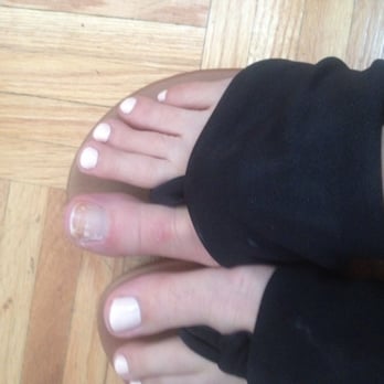 NStyle Beauty Lounge - Toe wrecked after 3 hrs - Nail Salons Near Me - Montreal, Quebec NStyle Beauty Lounge - Toe wrecked after 3 hrs - Nail Salons Near Me - Montreal, Quebec