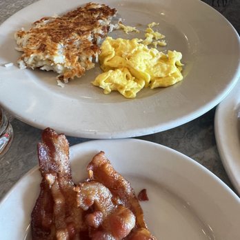 Maxfields Pancake House - Breakfast & Brunch Near Me - Schaumburg, Illinois