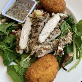 The Chocolate Avenue Grill - Goat Cheese Salad with Grilled Chicken - Seafood Near Me - Hershey, Pennsylvania