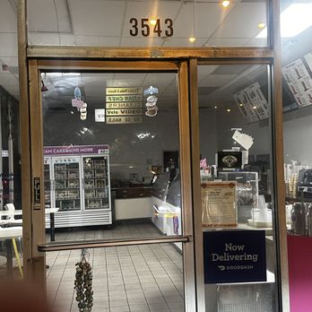 Baskin-Robbins - Ice Cream & Frozen Yogurt Near Me - Long Beach, California Baskin-Robbins - Ice Cream & Frozen Yogurt Near Me - Long Beach, California