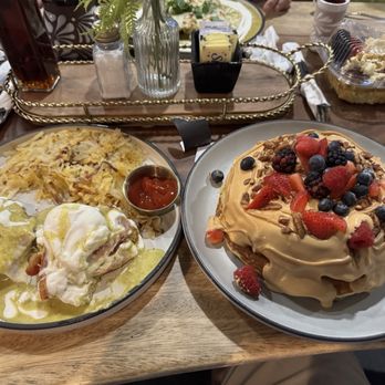 Ahuevo Cafe - El Benito and Dulce de leche pancakes - Mexican Near Me - Tolleson, Arizona Ahuevo Cafe - El Benito and Dulce de leche pancakes - Mexican Near Me - Tolleson, Arizona