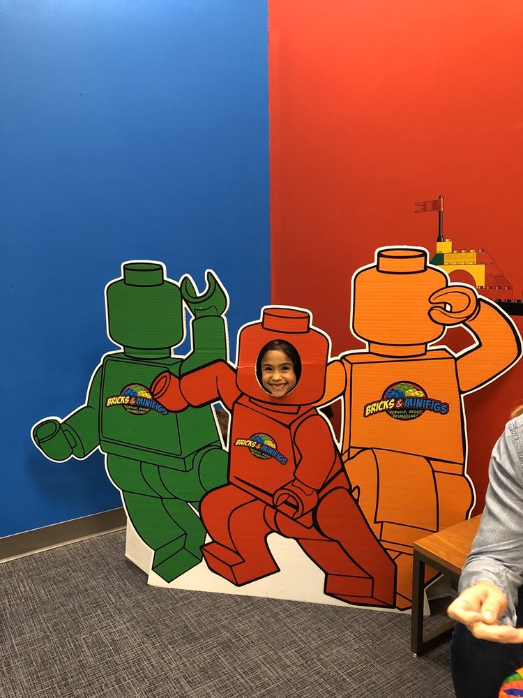 BRICKS AND MINIFIGS 25 Photos & 25 Reviews Toy Stores 3205 SW