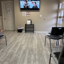 Waiting area nice and clean. Waiting area nice and clean.