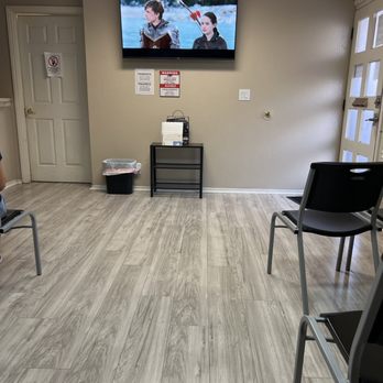 Cedar Pointe Chiropractic Group - Waiting area nice and clean. - Chiropractors Near Me - Moreno Valley, California Cedar Pointe Chiropractic Group - Waiting area nice and clean. - Chiropractors Near Me - Moreno Valley, California